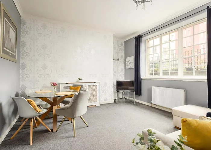 2 BR Royal Mile Apartment